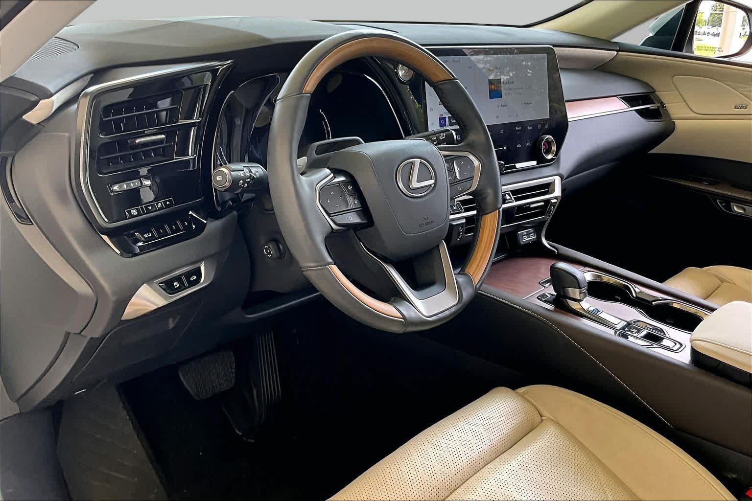 Used 2024 Lexus RX 350 FWD w/ Convenience Package image 15