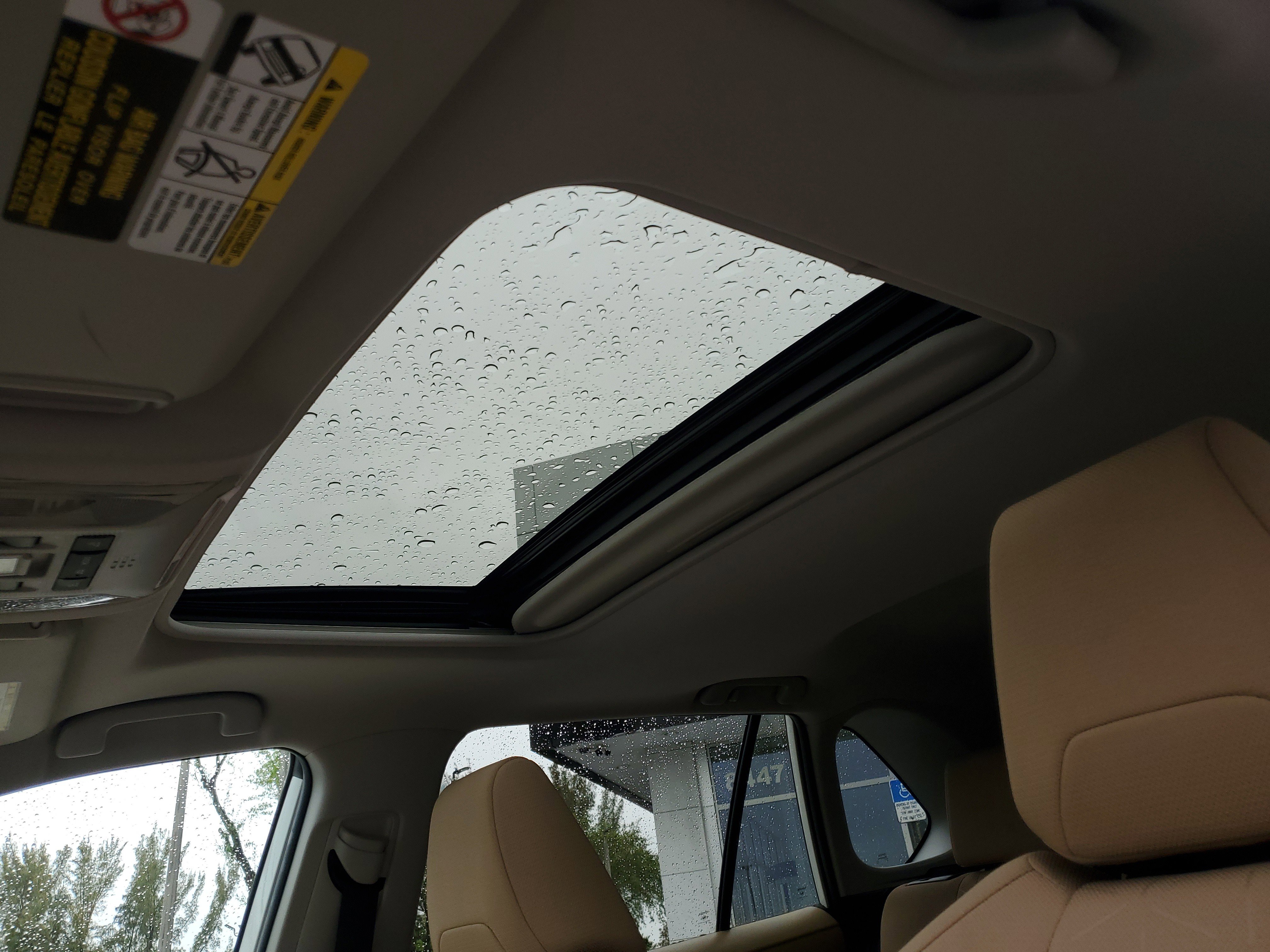 Used 2022 Toyota RAV4 XLE w/ Convenience Package image 11