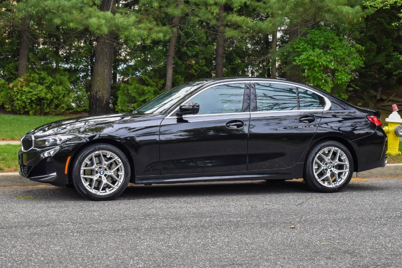 Used 2025 BMW 330i xDrive Sedan AWD/4WD image 3