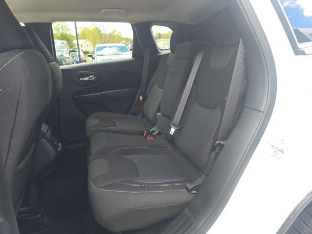 Certified 2016 Jeep Cherokee Latitude AWD/4WD image 23