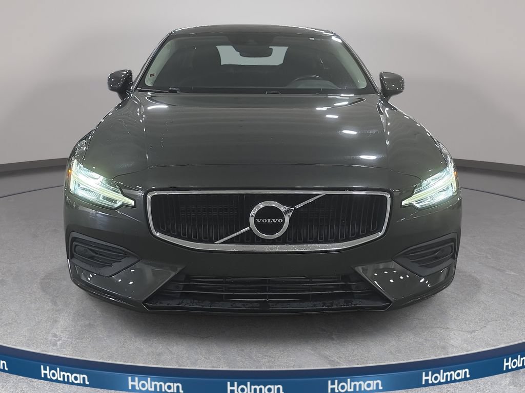 Used 2020 Volvo S60 T6 Momentum AWD/4WD image 3