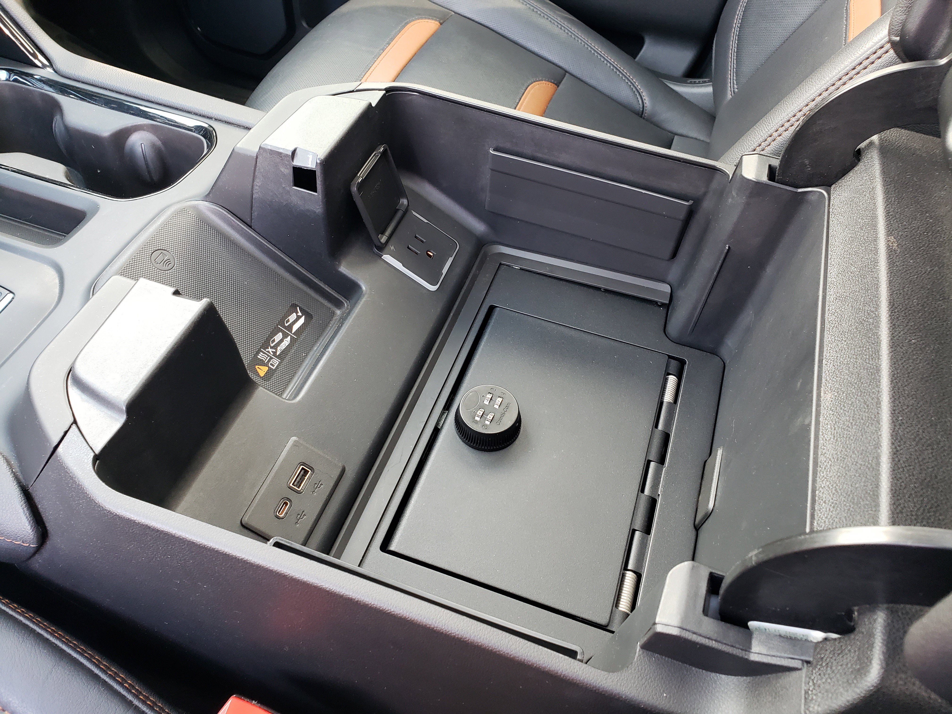 Used 2022 GMC Sierra 1500 AT4 w/ AT4 Premium Package image 29