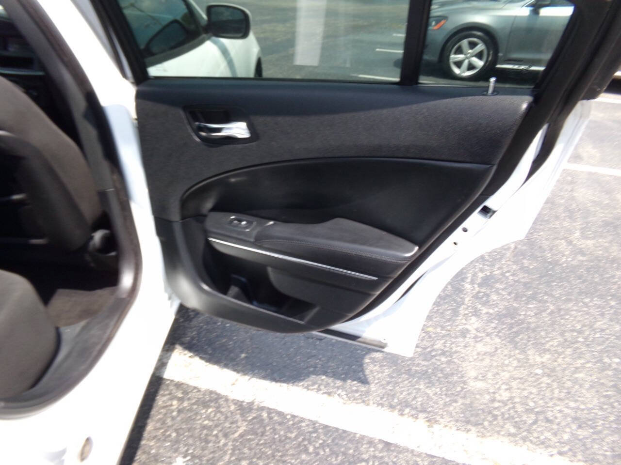 Used 2014 Dodge Charger SE RWD image 24