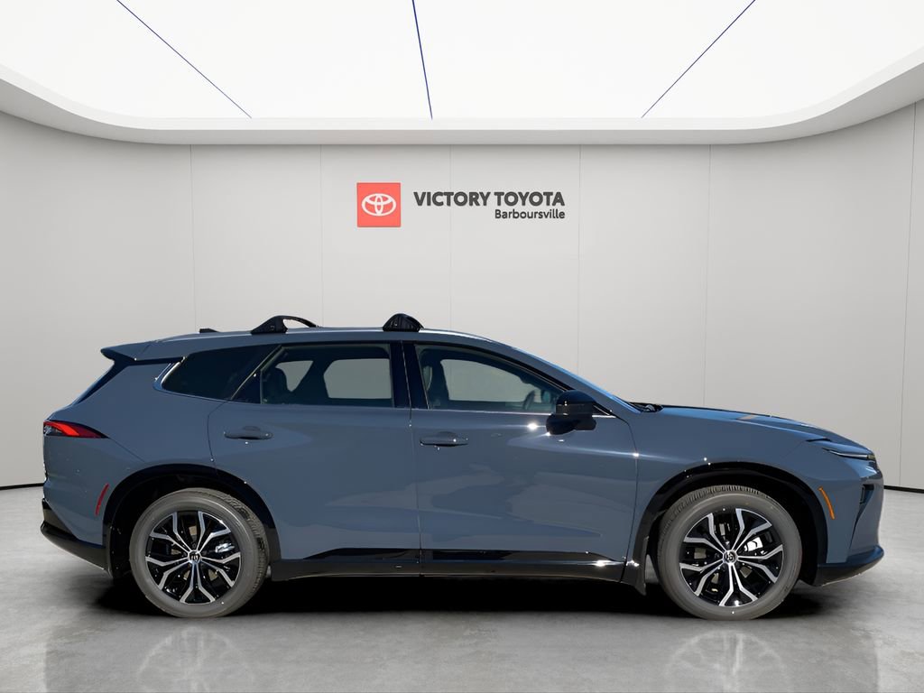 New 2025 Toyota Crown Signia image 3