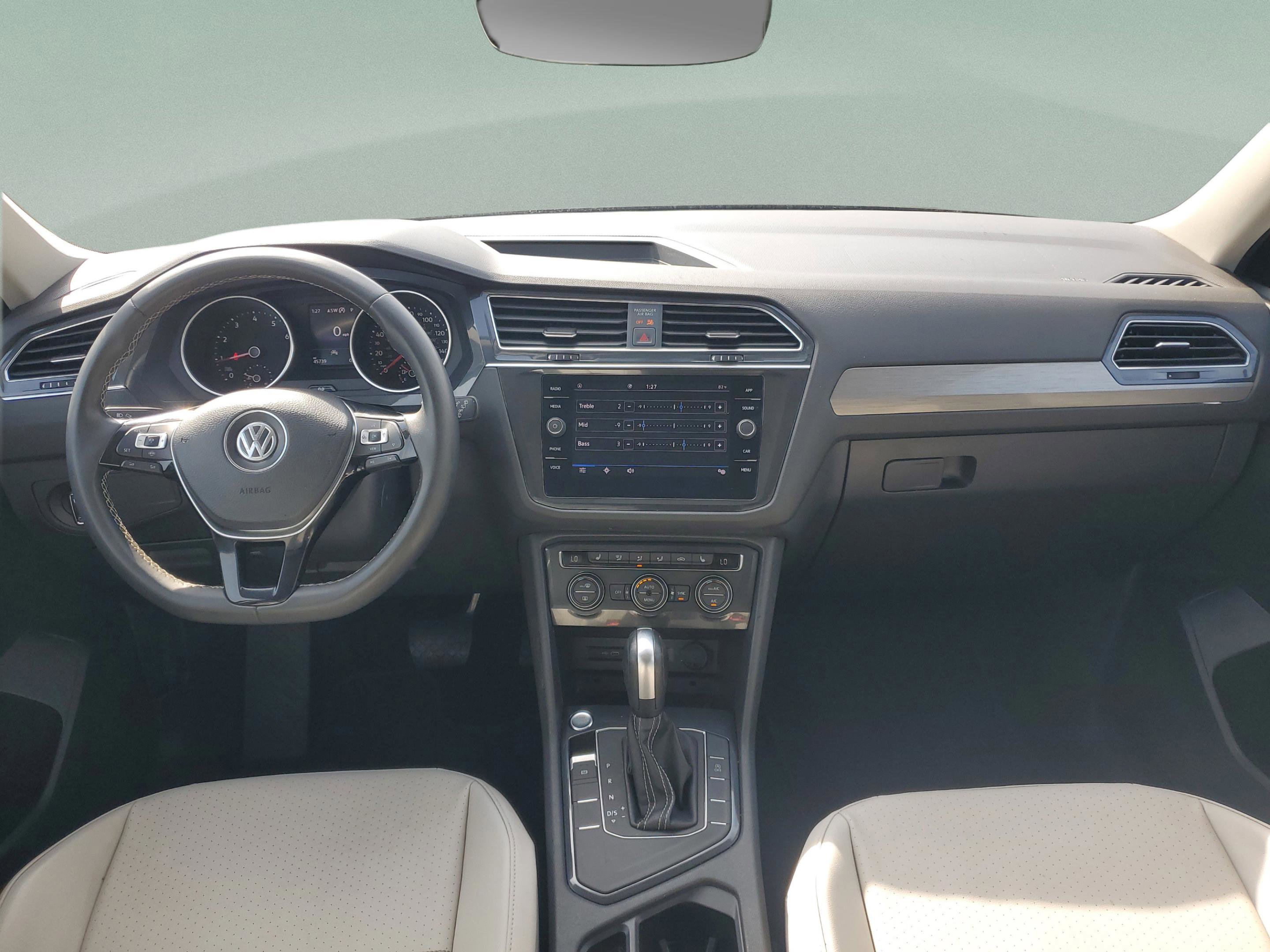 Used 2021 Volkswagen Tiguan SE image 9