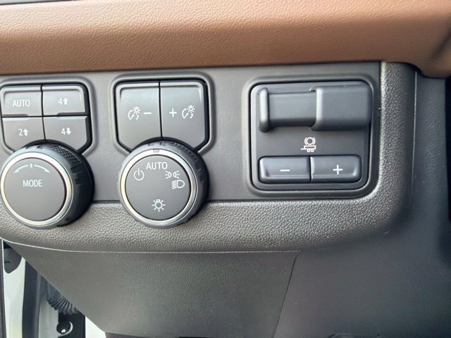 Used 2021 Chevrolet Suburban High Country w/ Max Trailering Package AWD/4WD image 16