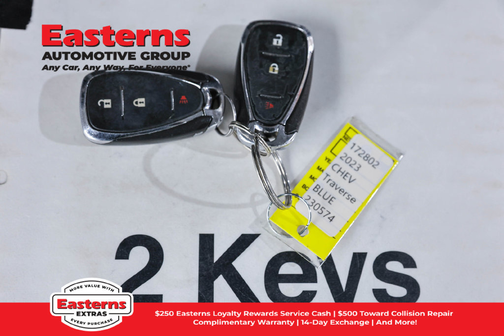 Used 2023 Chevrolet Traverse LS w/ Safety Package FWD image 7