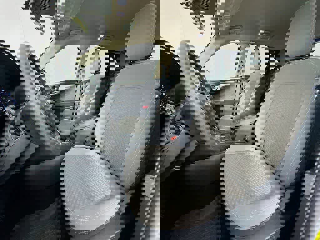 Certified 2020 Ford Escape SE image 12