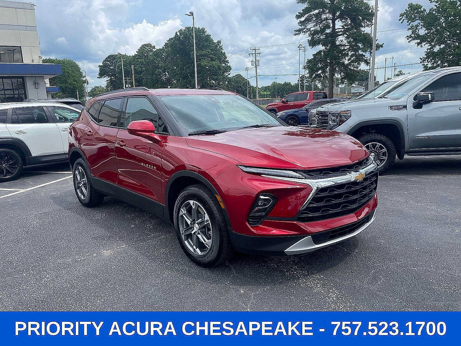 Used 2024 Chevrolet Blazer LT w/ Convenience Package FWD image 2