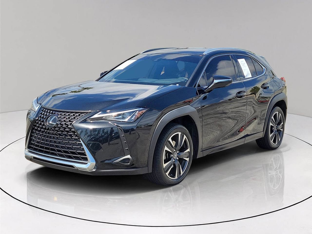 Used 2021 Lexus UX 200 image 3