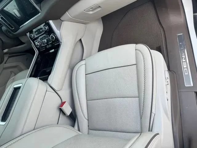 Used 2023 GMC Yukon Denali AWD/4WD image 15