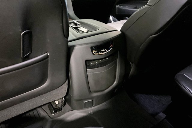 Used 2019 Cadillac Escalade ESV Luxury AWD/4WD image 10