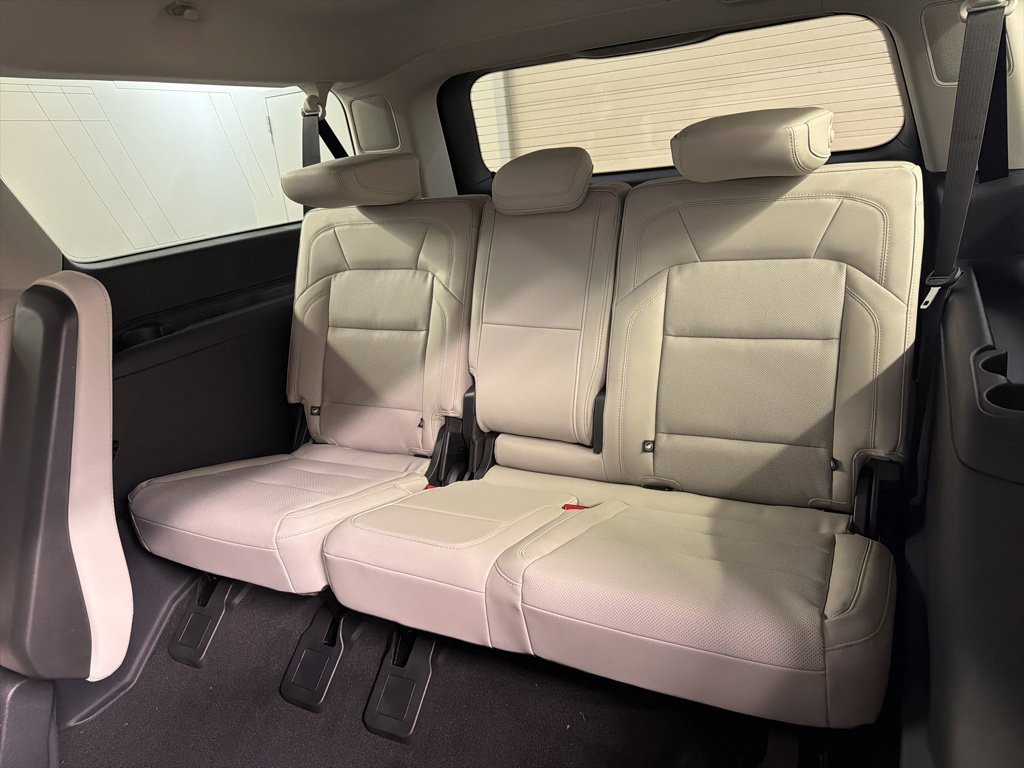 Used 2026 Lincoln Navigator L Reserve AWD/4WD image 32