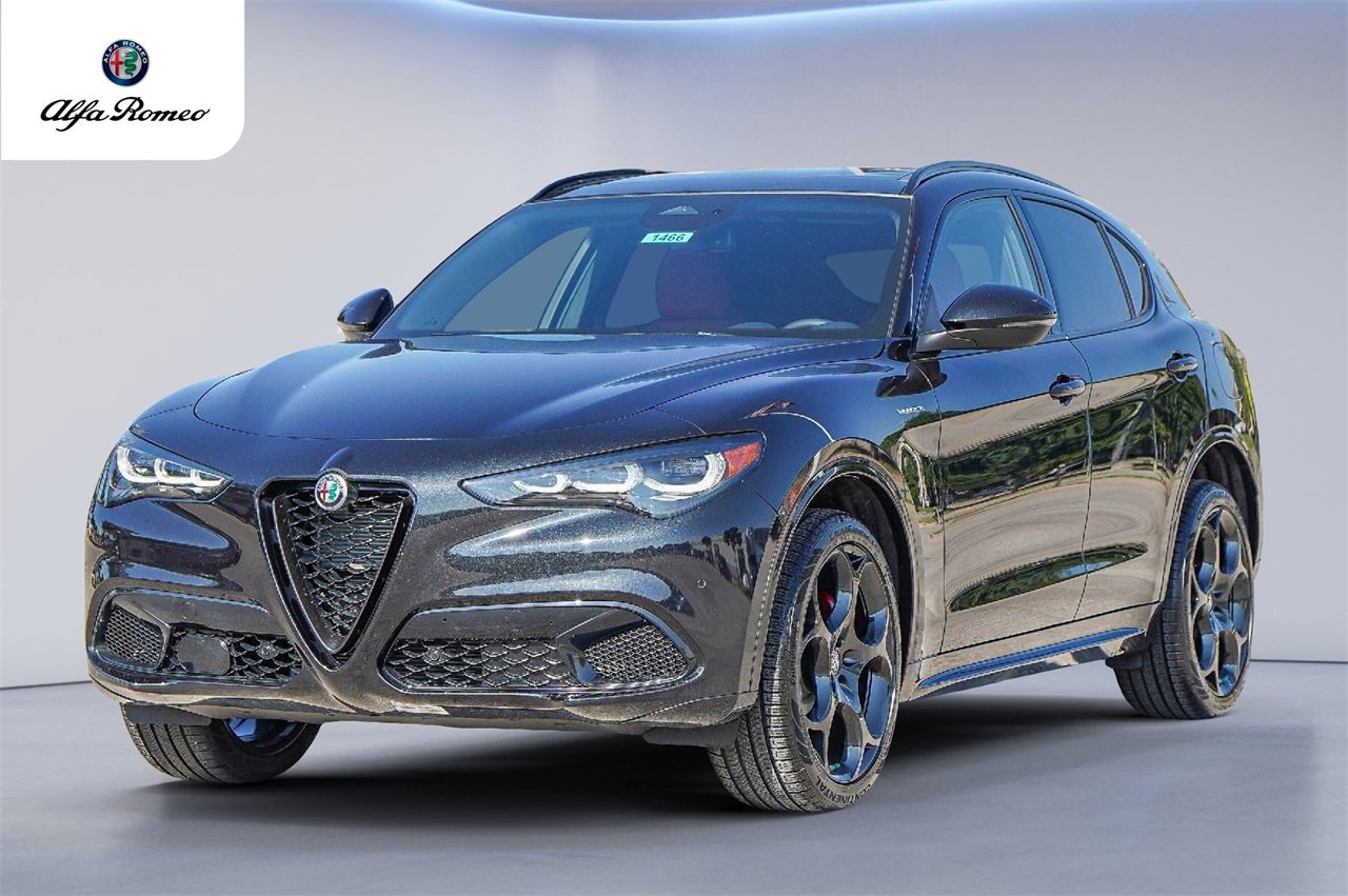 New 2025 Alfa Romeo Stelvio Sprint w/ Veloce Package image 7