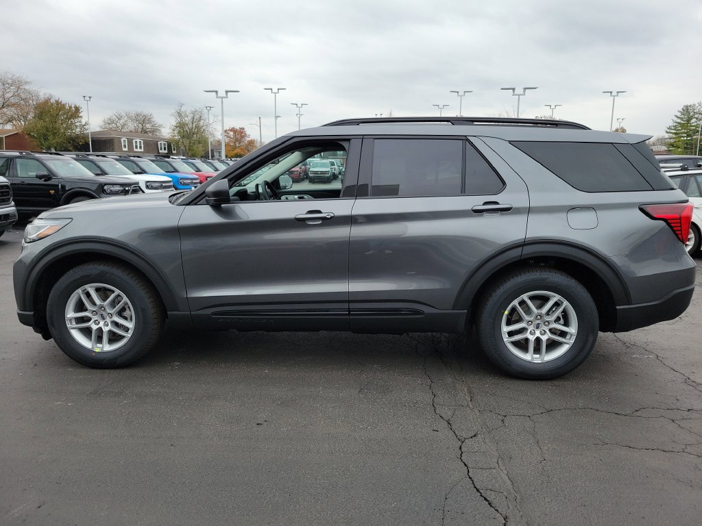 New 2026 Ford Explorer Active RWD image 7
