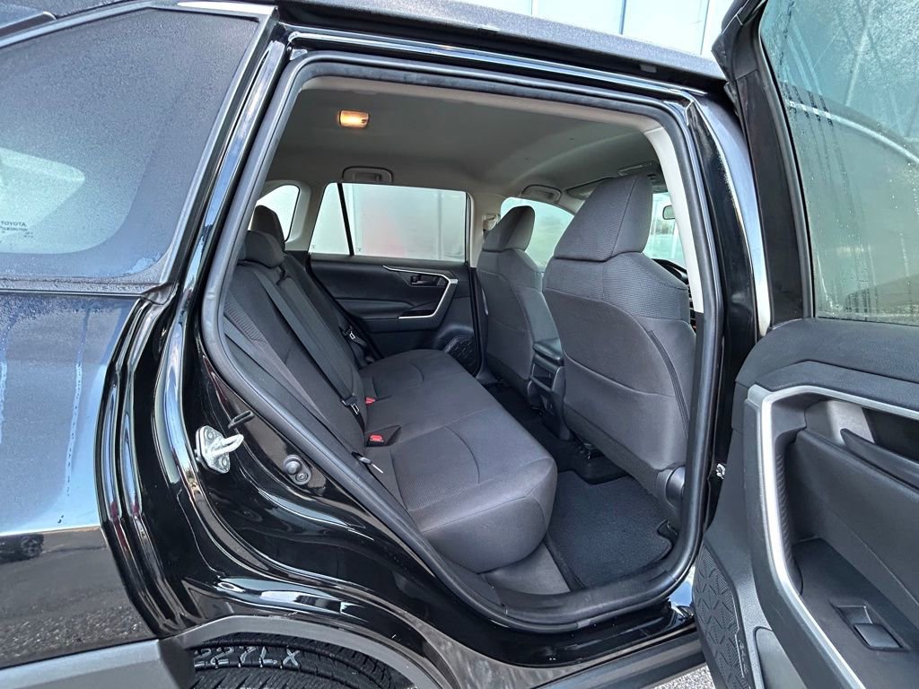 Used 2021 Toyota RAV4 LE image 40