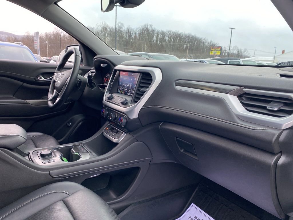 Used 2023 GMC Acadia SLT w/ Elevation Edition image 8