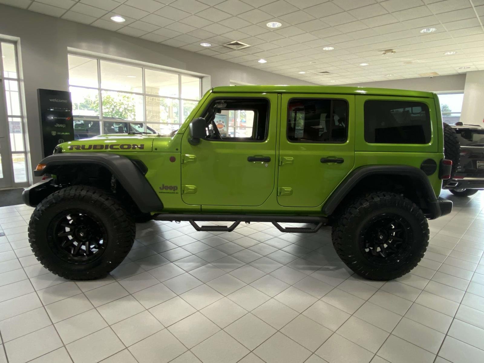 New 2025 Jeep Wrangler Unlimited Rubicon w/ Technology Group image 4
