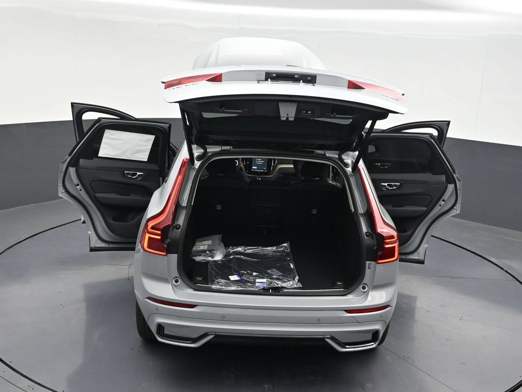 New 2026 Volvo XC60 B5 Plus AWD/4WD image 33