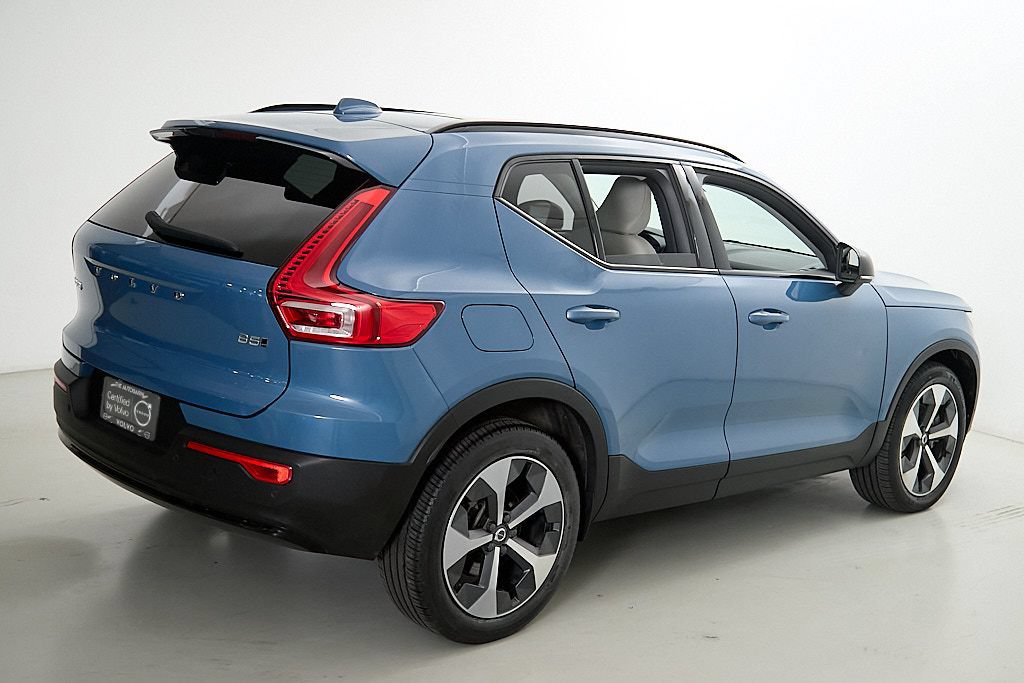Used 2023 Volvo XC40 B5 Plus w/ Protection Package Premier AWD/4WD image 10