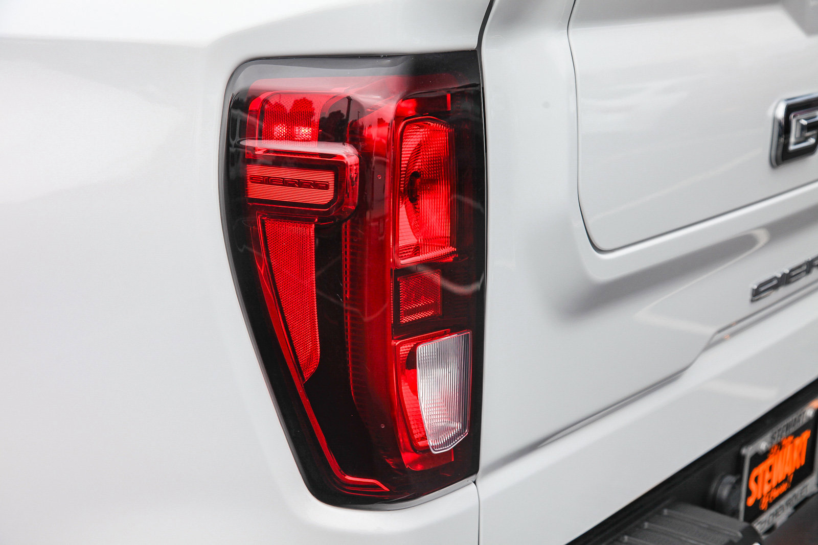 Used 2022 GMC Sierra 1500 Elevation w/ Driver Alert Package I image 8