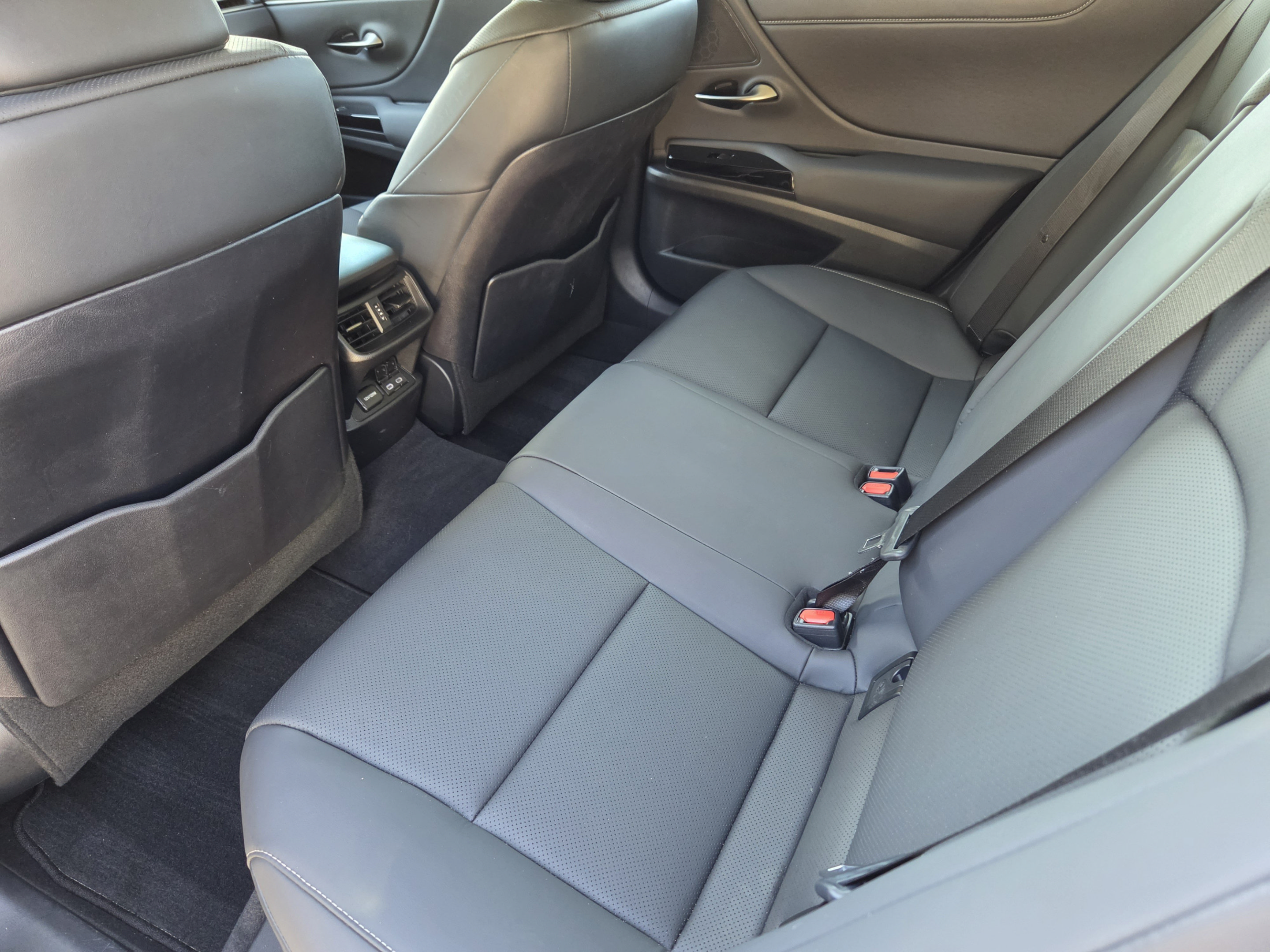 Certified 2024 Lexus ES 350 w/ Premium Package FWD image 29