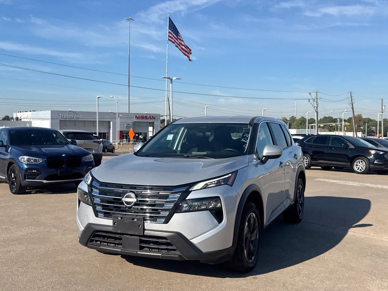 Certified 2025 Nissan Rogue SV FWD image 9