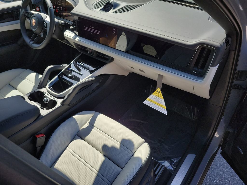 New 2026 Porsche Cayenne Coupe image 19