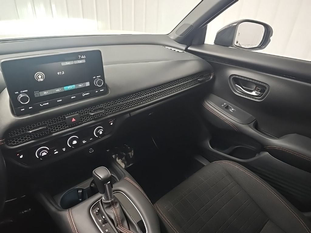 Used 2025 Honda HR-V Sport image 25