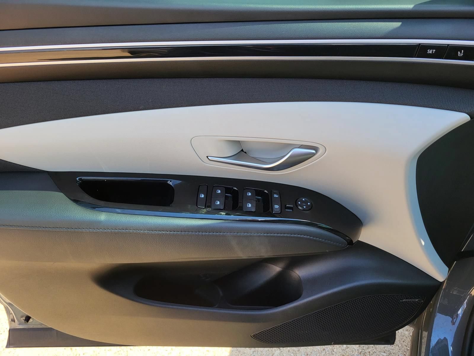 Certified 2024 Hyundai Tucson Limited FWD image 17