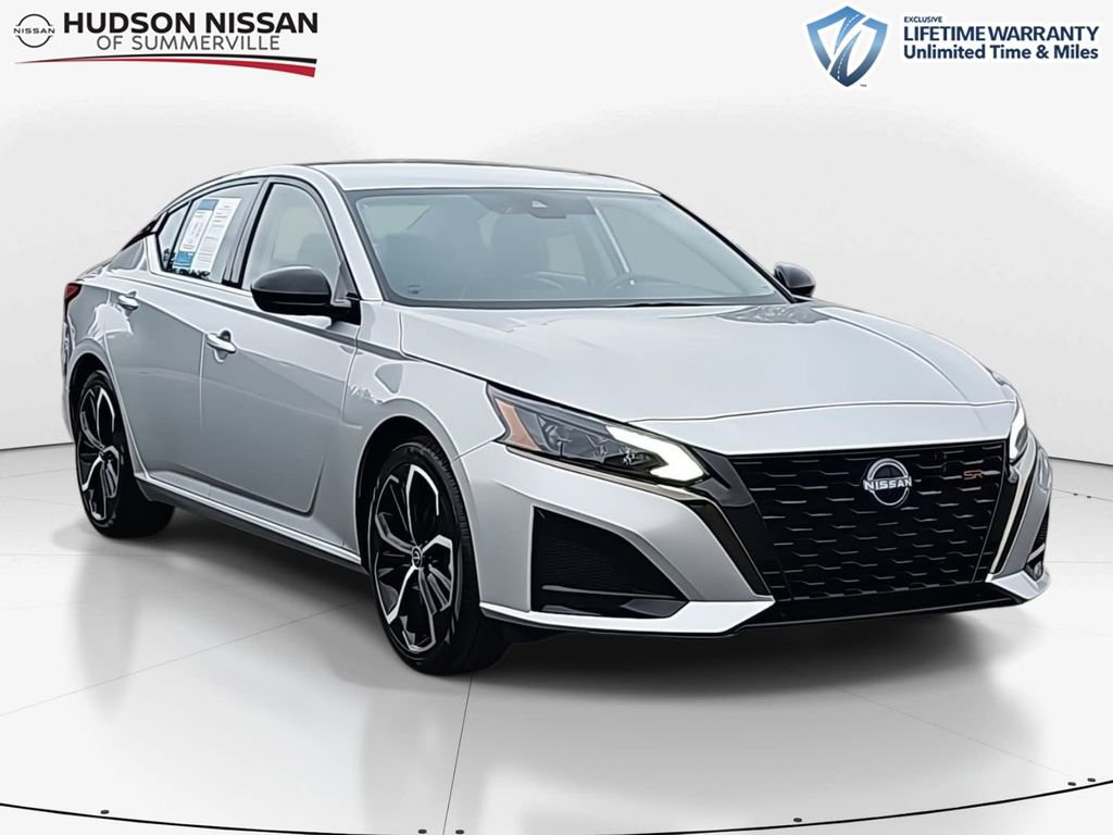 Used 2023 Nissan Altima 2.5 SR