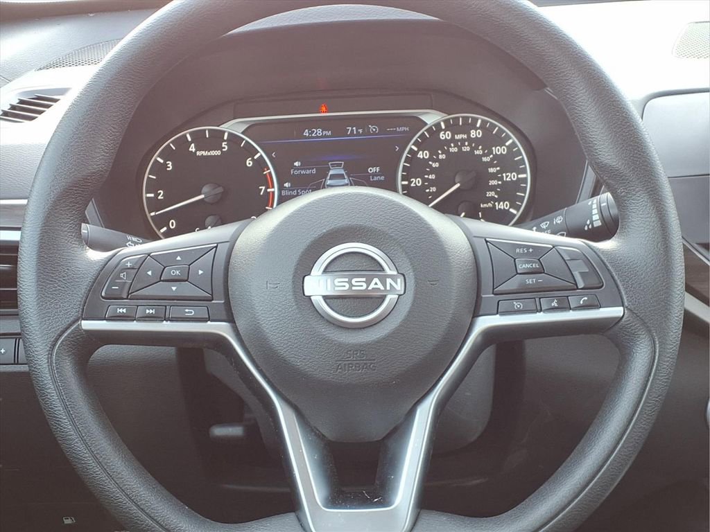 Used 2024 Nissan Altima 2.5 SV FWD image 16