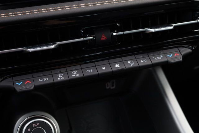 New 2025 Alfa Romeo Tonale w/ Premium Package image 21