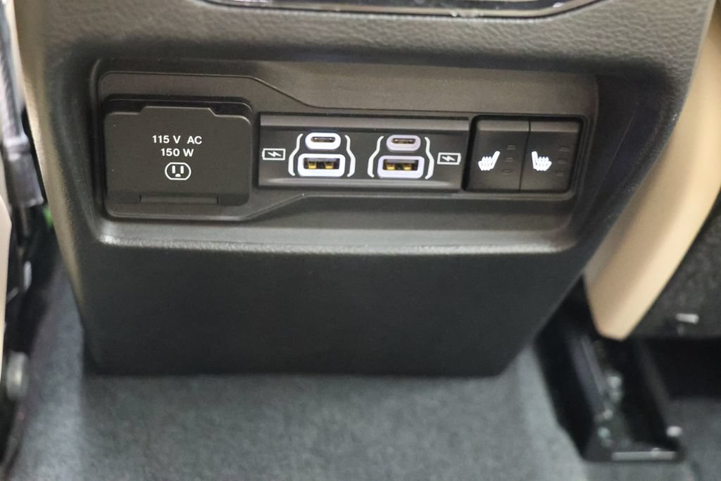 Used 2025 Jeep Grand Cherokee Limited AWD/4WD image 12