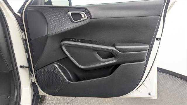 Used 2021 Kia Soul S image 23