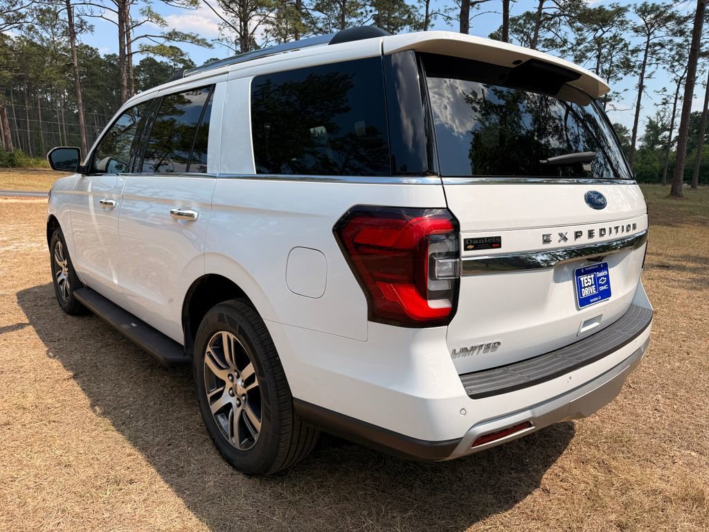 Used 2024 Ford Expedition Limited RWD image 3