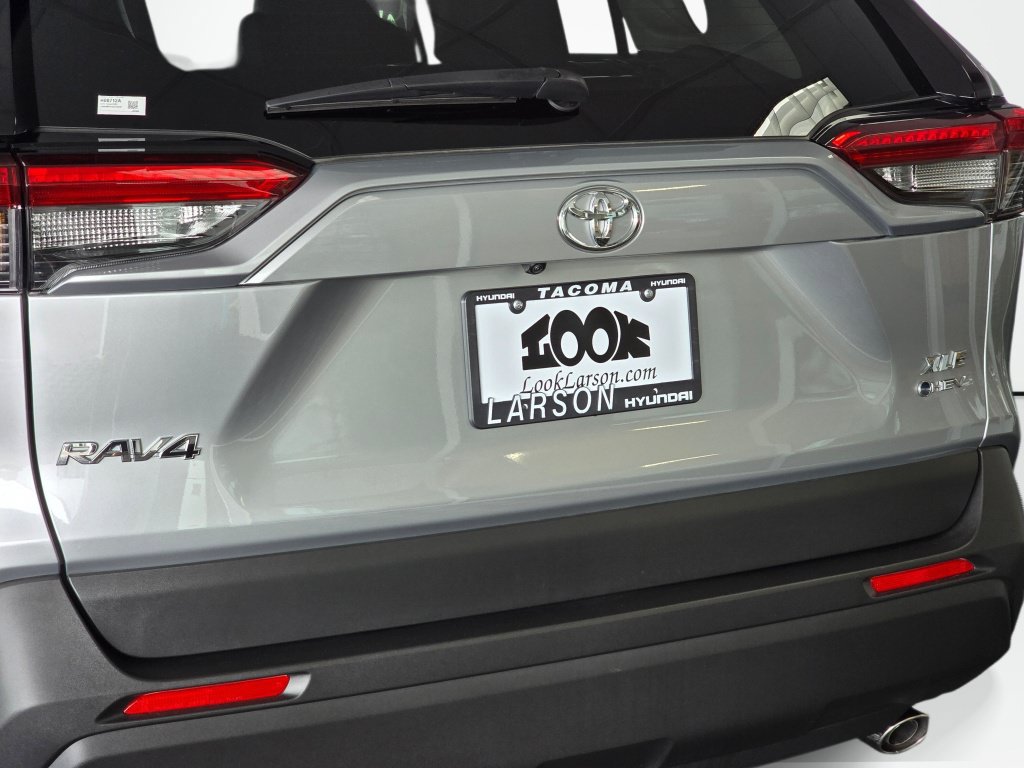 Used 2025 Toyota RAV4 XLE w/ Convenience Package AWD/4WD image 13