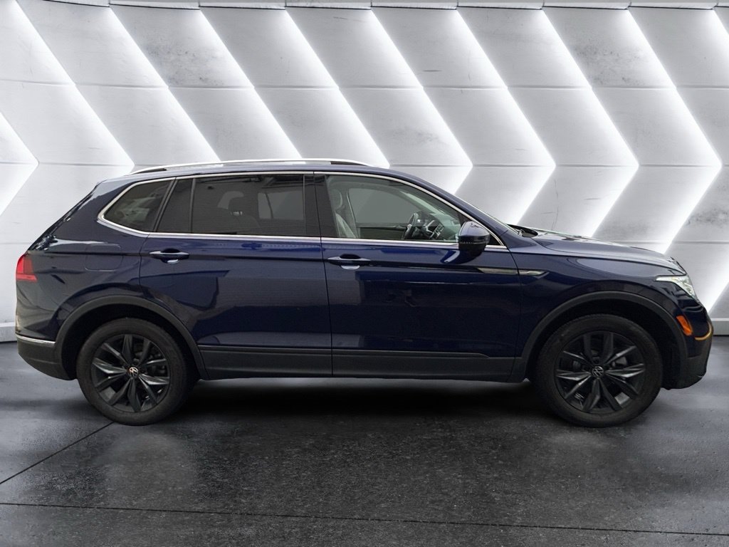 Certified 2024 Volkswagen Tiguan SE w/ Panoramic Sunroof Package AWD/4WD image 6