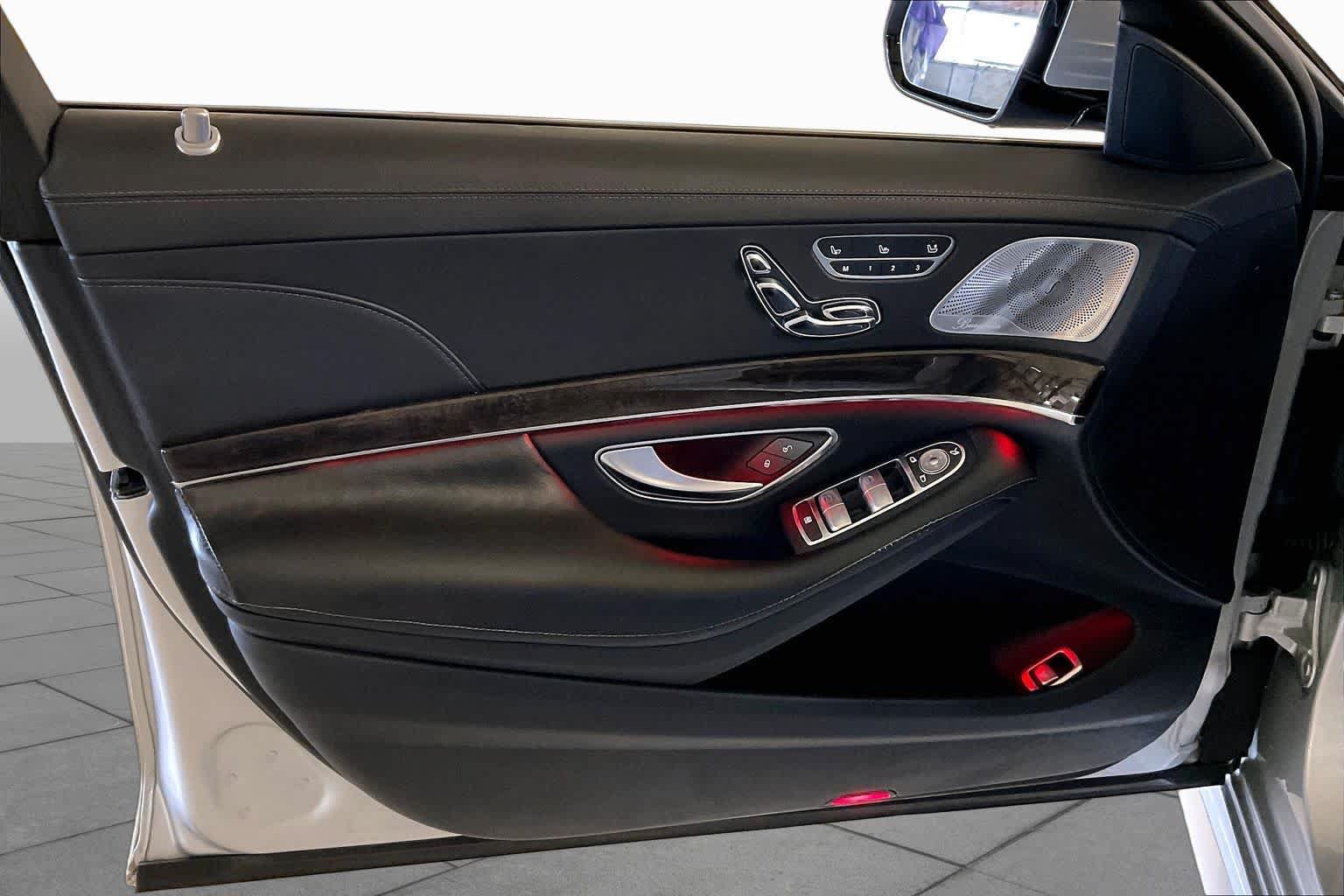 Used 2016 Mercedes-Benz S 550 Sedan image 20