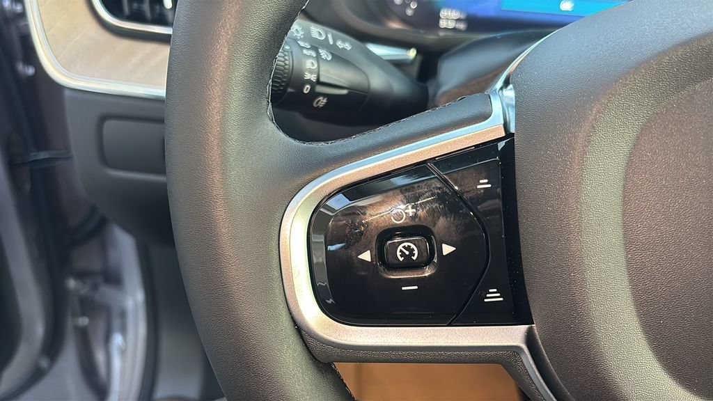 New 2026 Volvo XC60 B5 Plus w/ Protection Package Premier AWD/4WD image 17