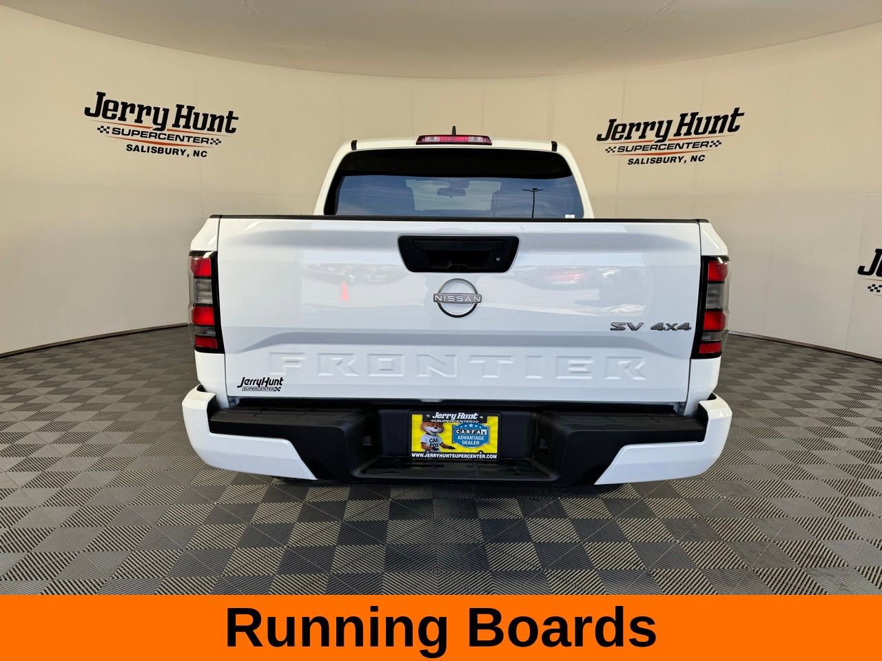 Used 2024 Nissan Frontier SV image 8