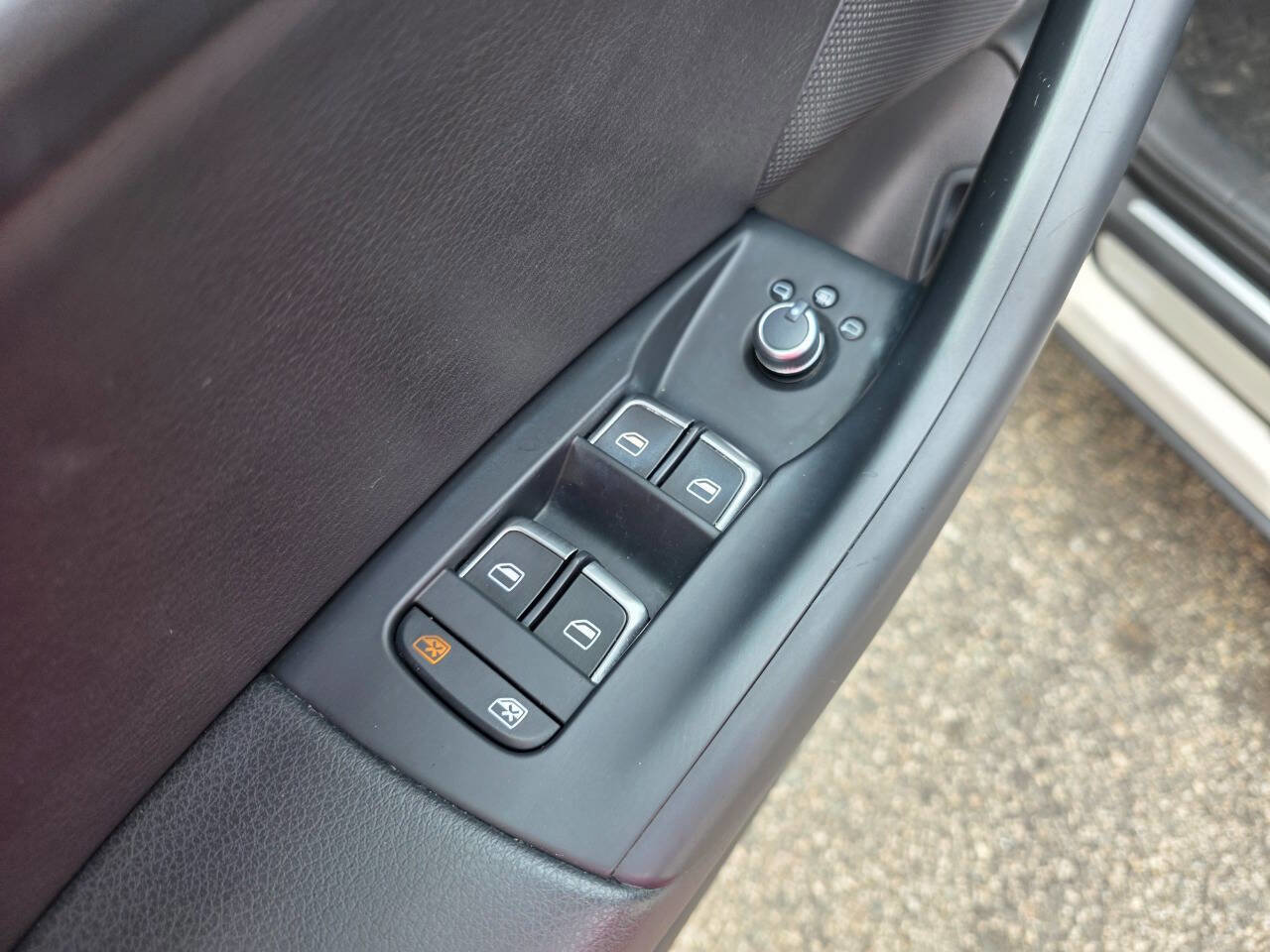 Used 2018 Audi Q3 2.0T Premium w/ Convenience Package FWD image 11