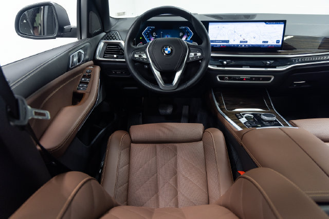 Certified 2026 BMW X5 xDrive40i AWD/4WD image 3