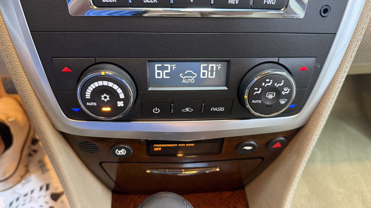 Used 2007 Cadillac SRX RWD image 20