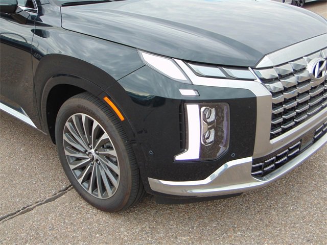 Used 2025 Hyundai Palisade Calligraphy image 2
