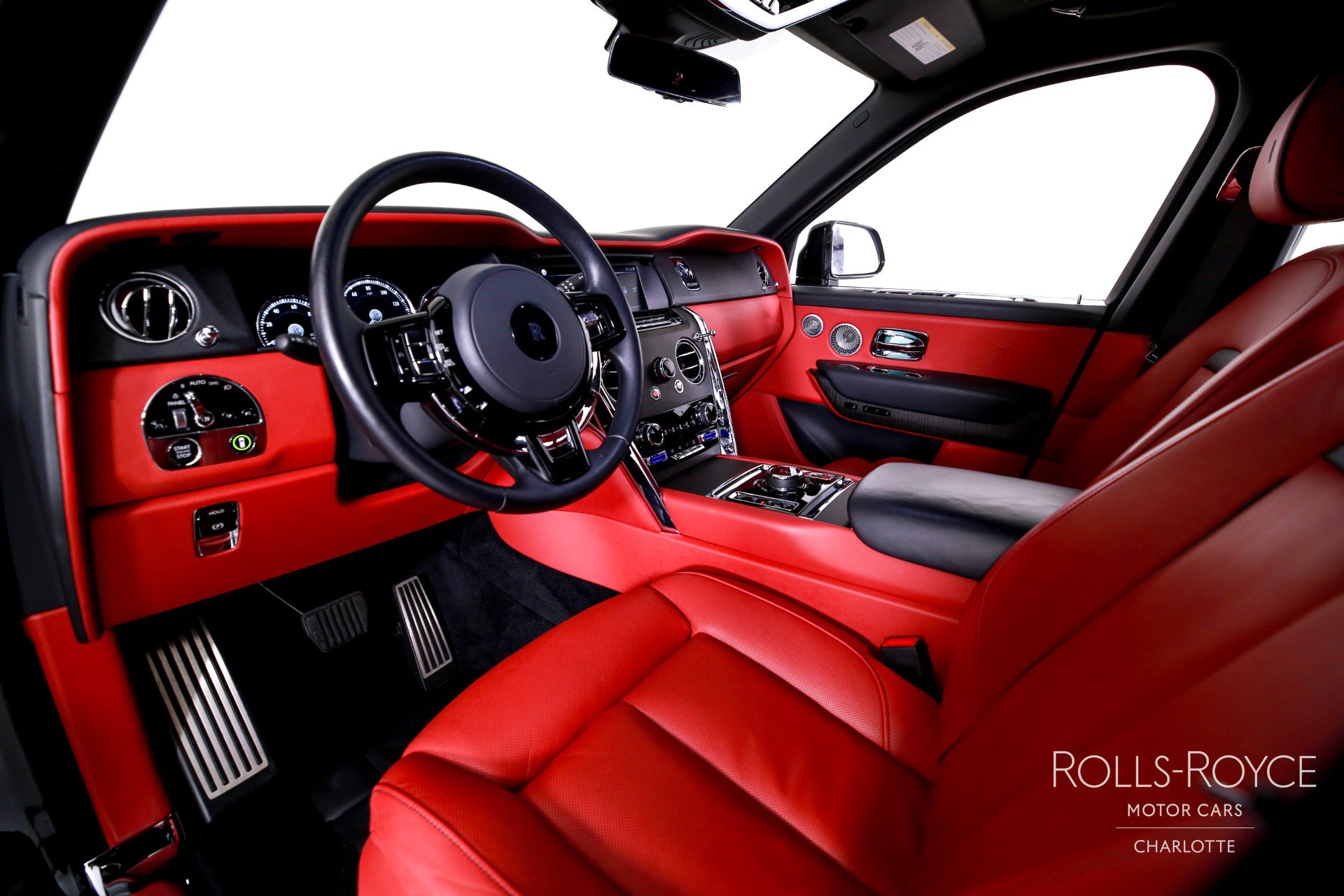 Certified 2022 Rolls-Royce Cullinan w/ Dark Exterior Package image 4