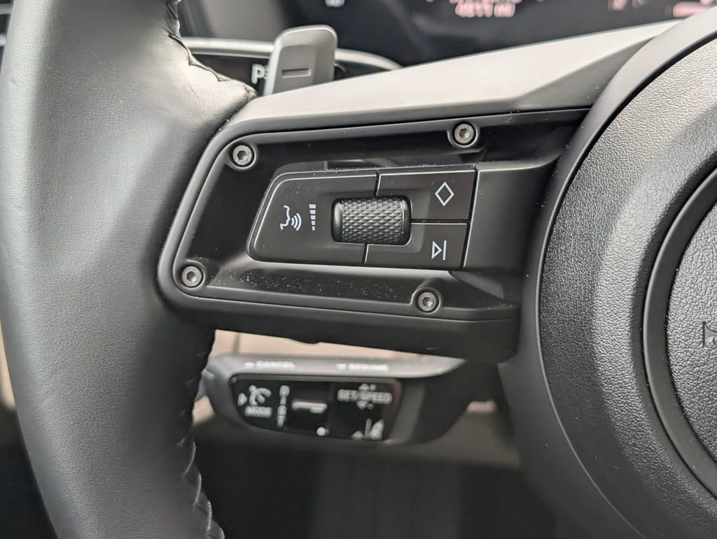 Certified 2025 Porsche Panamera RWD image 23