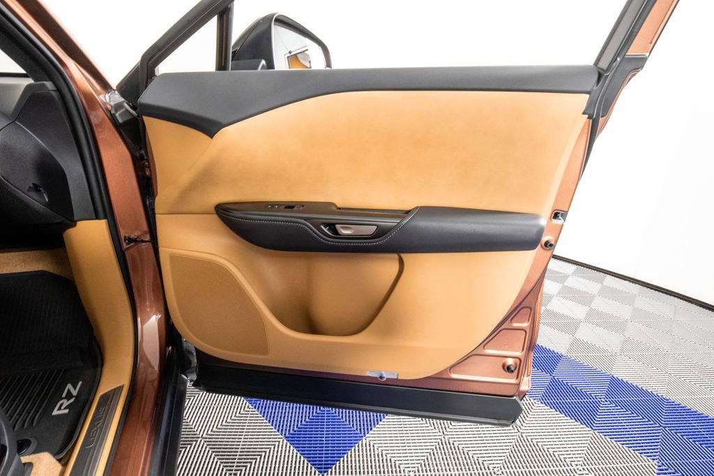 Used 2024 Lexus RZ 300e Premium w/ Technology Package image 15