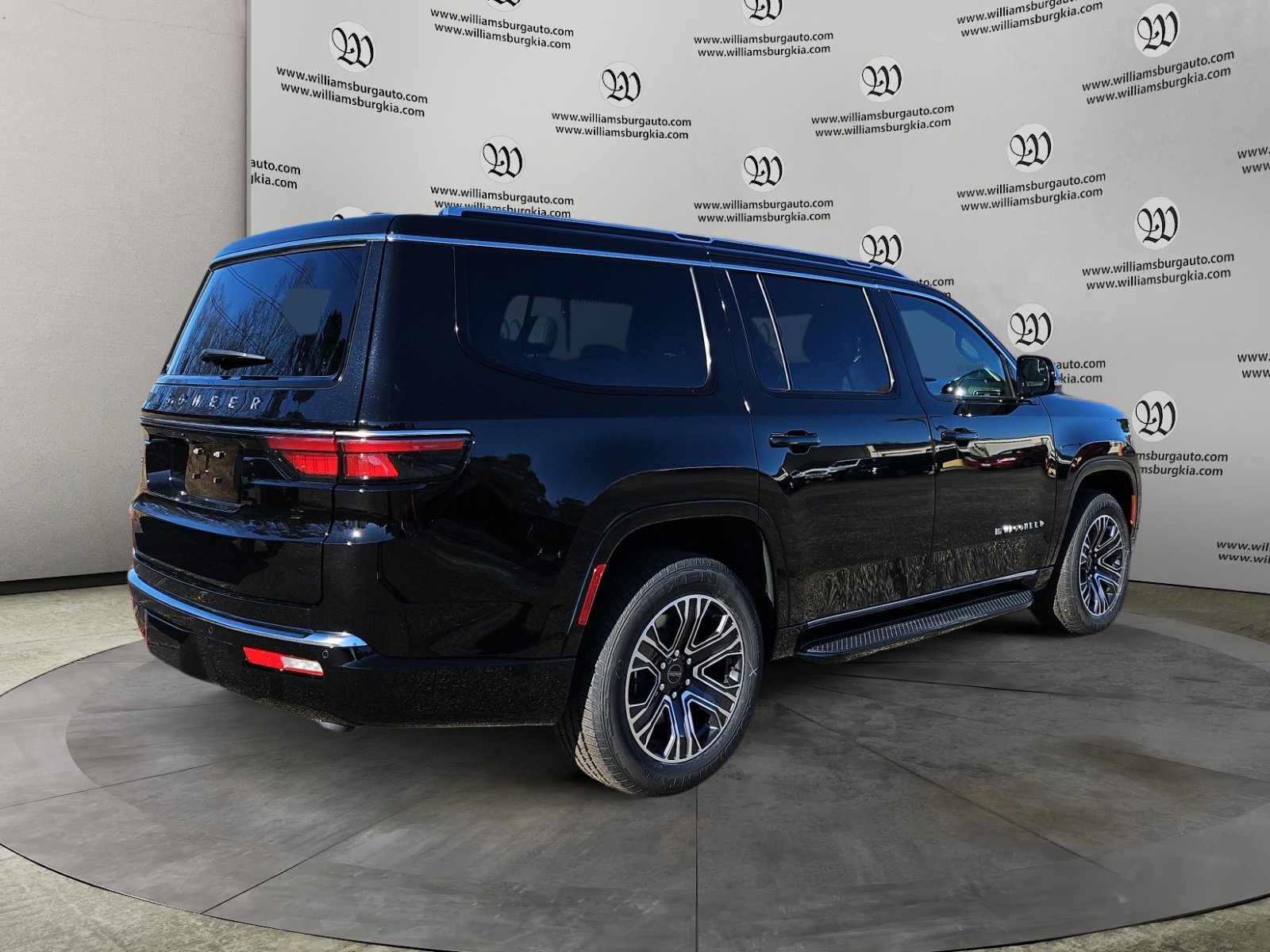 New 2025 Jeep Wagoneer 4WD w/ Premium Group I image 5