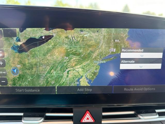 Used 2025 Hyundai Elantra SEL FWD image 16